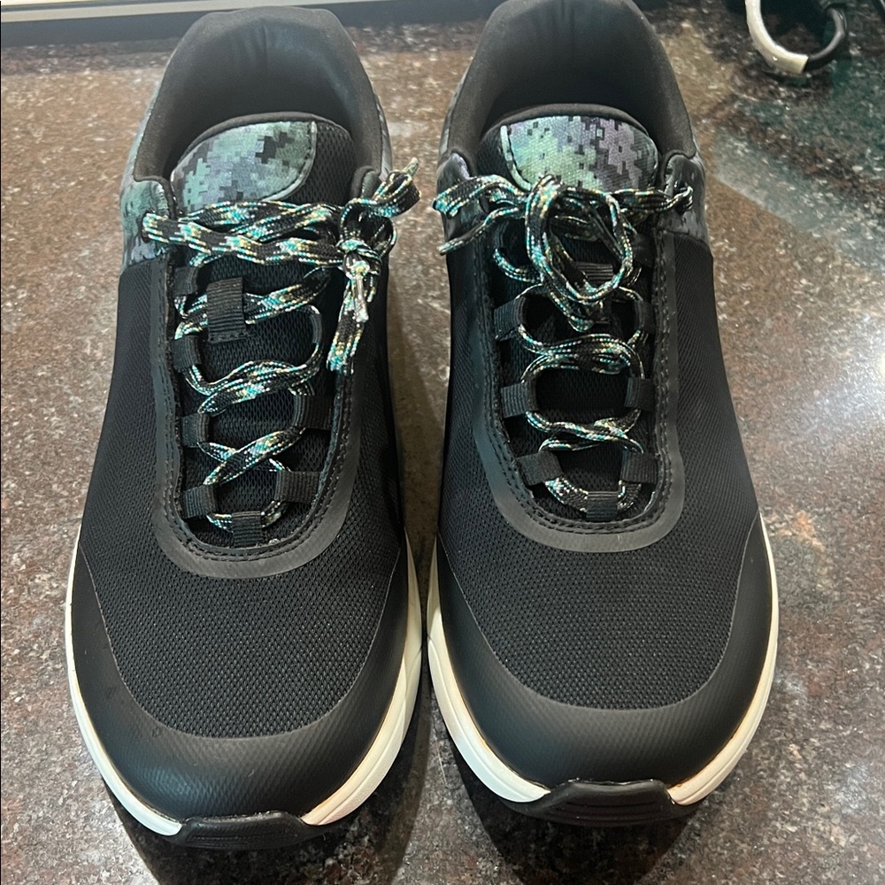 Traq by Alegria Black Athletic Shoes with Teal Highlights